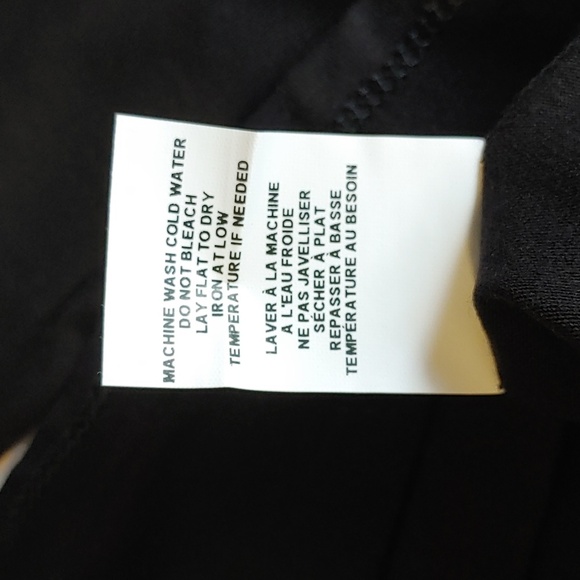 NWT Women's Black Long Sleeve Crew Neck Top with Hi-Lo Hem - Picture 7 of 7